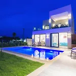 Akea Villa Tragaki