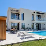 Akea Villa *