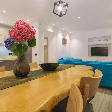 Akea * Τραγάκι